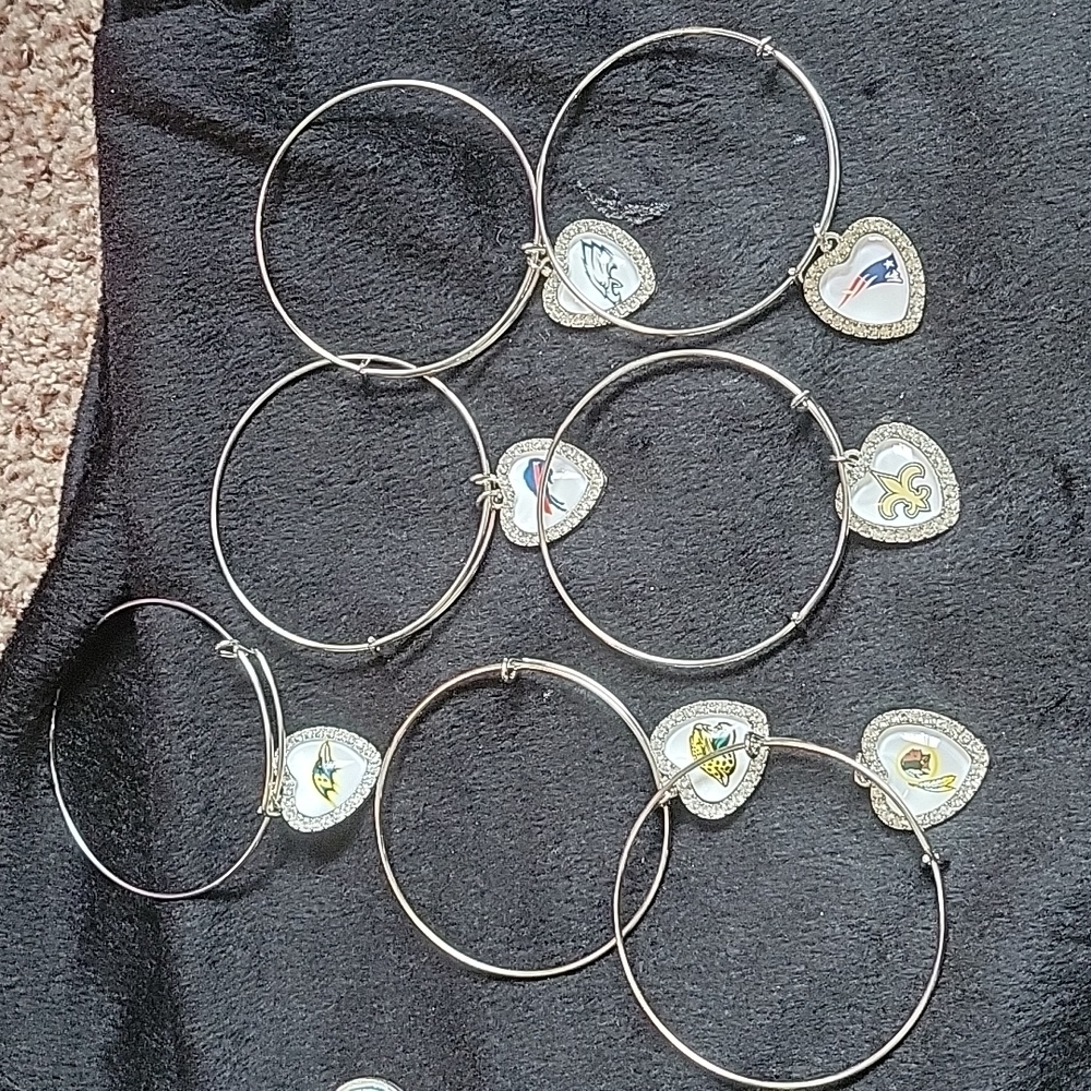 NFL expanding bracelet